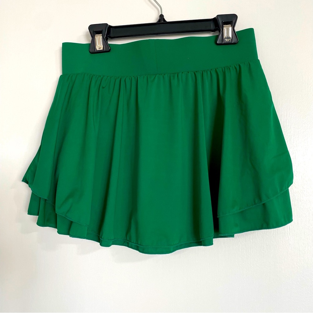 Women’s Athletic Ruffle Skirt with Shorts Size Medium Green